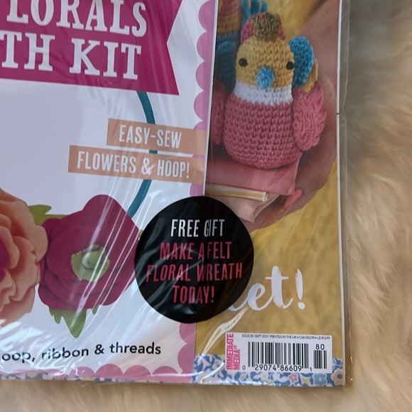 Mollie Makes Magazine Issue 80 NIP NIB - Picture 2 of 2